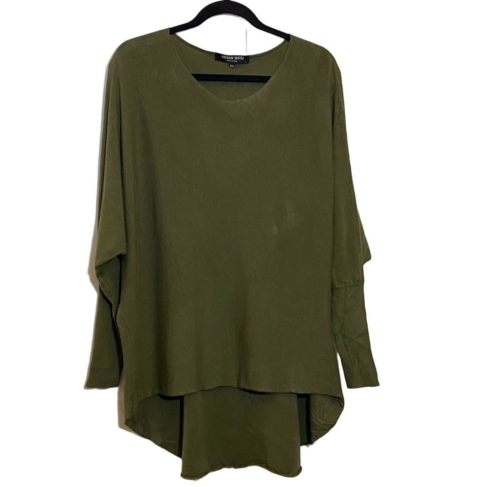 VIVIAN SHYU
Olive Green Relaxed Long-Sleeve High-Low sweater